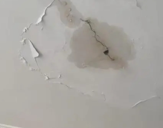 阿勒泰地阳台漏水维修公司分享下屋面防水工程质量问题原因分析